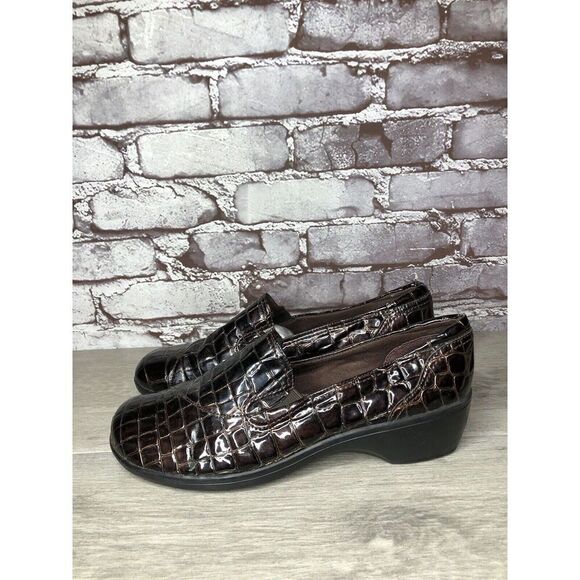 Clarks Bendables Brown Patent Leather Croc Embossed Clogs Women Sz 10M US/41.5EU - Picture 1 of 16